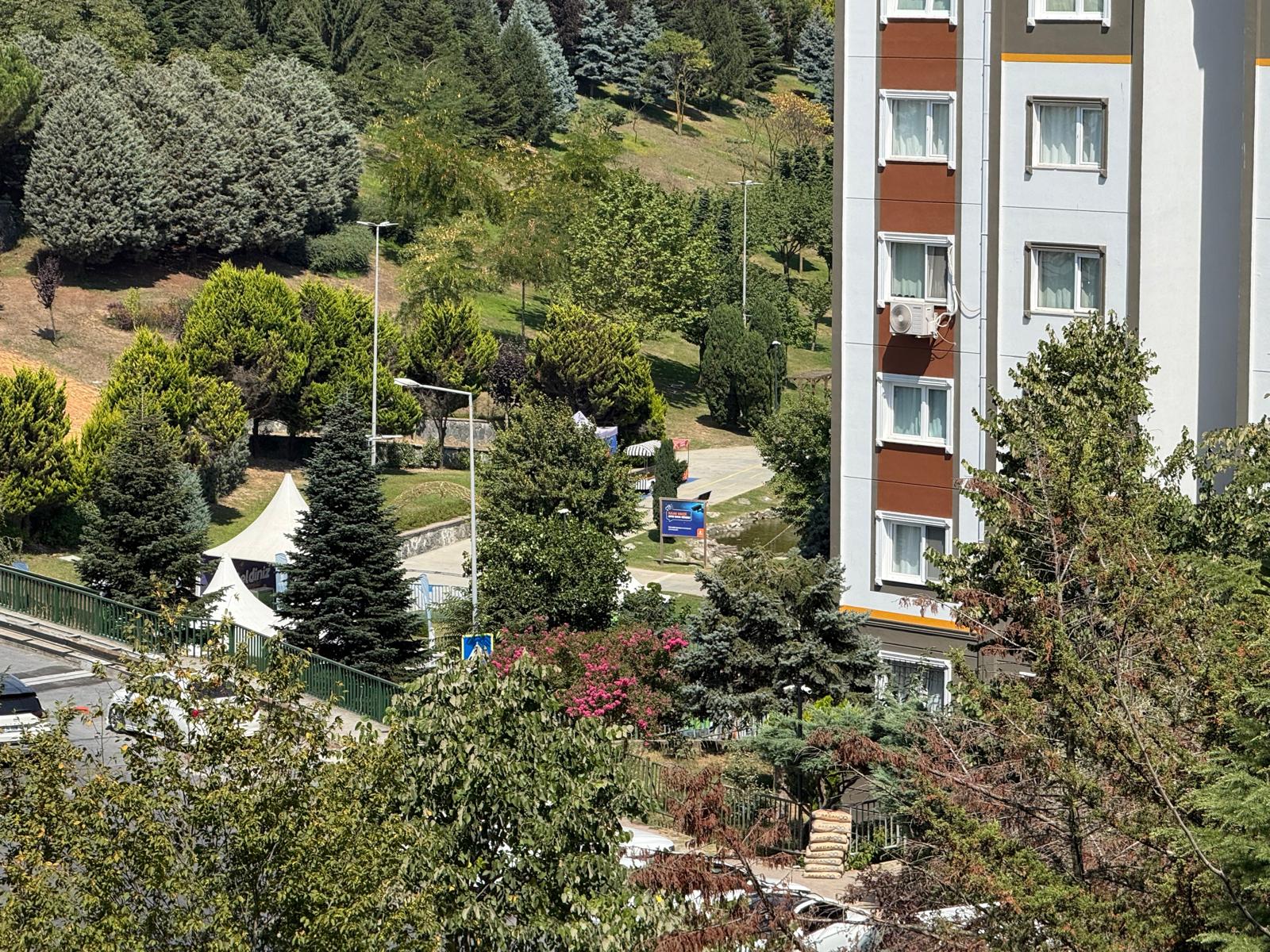 Başakşehir 4.etap pazara yanı boş 3+1 130m2 2.kat - Fotoğraf 3