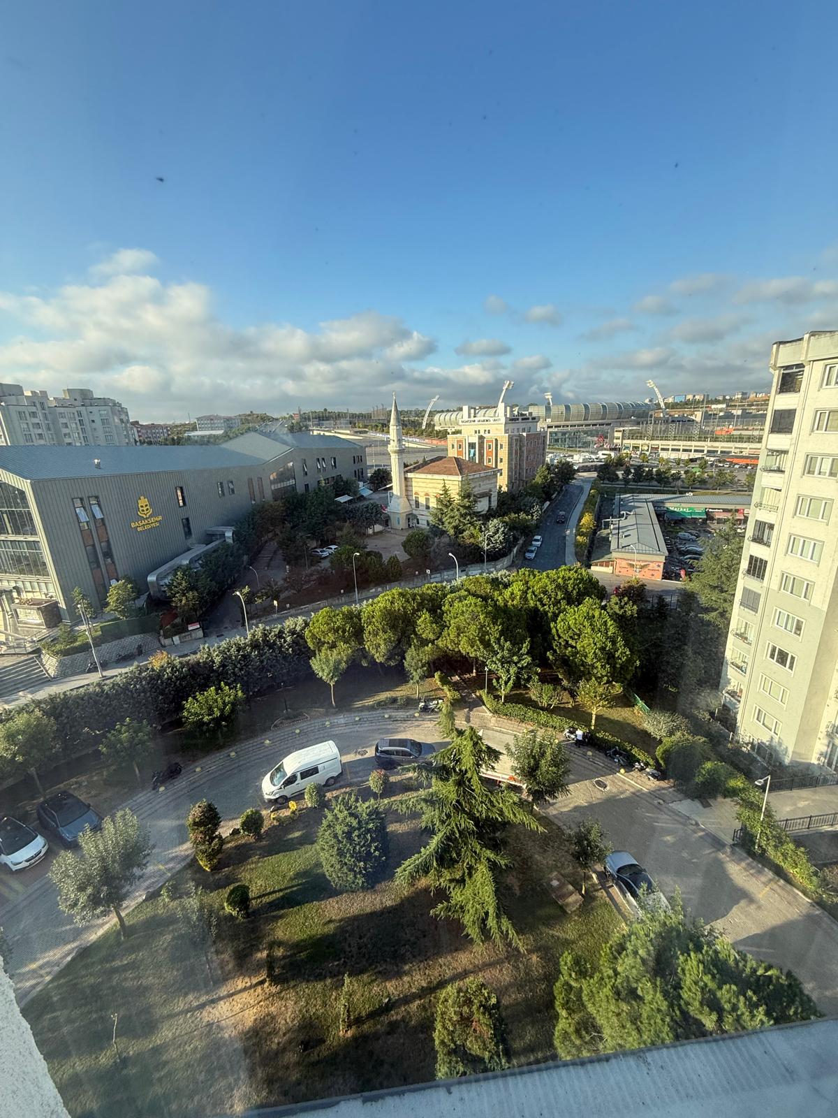 Başakşehir 5.etap aşiyan sitesinde 7.kat 135m2 3+1 satılık daire - Fotoğraf 4